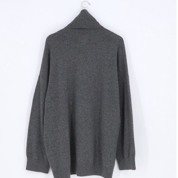 H&M Oversized Cashmere Turtleneck Sweater - Picture 5 of 7